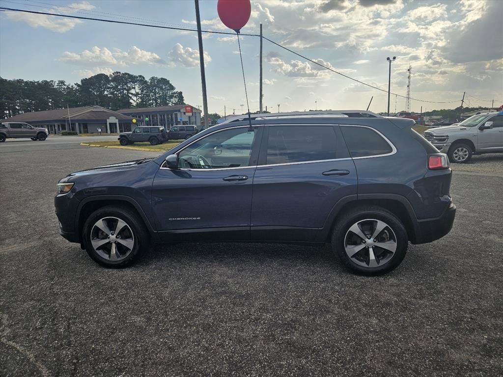 Used 2019 Jeep Cherokee Limited AWD/4WD image 7