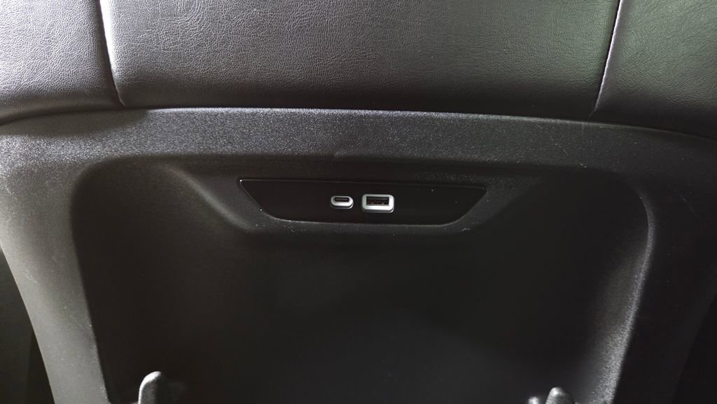 Used 2025 Chrysler Pacifica Select image 31