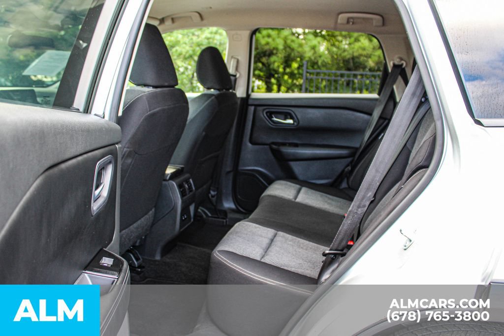 Used 2024 Nissan Rogue SV AWD/4WD image 17