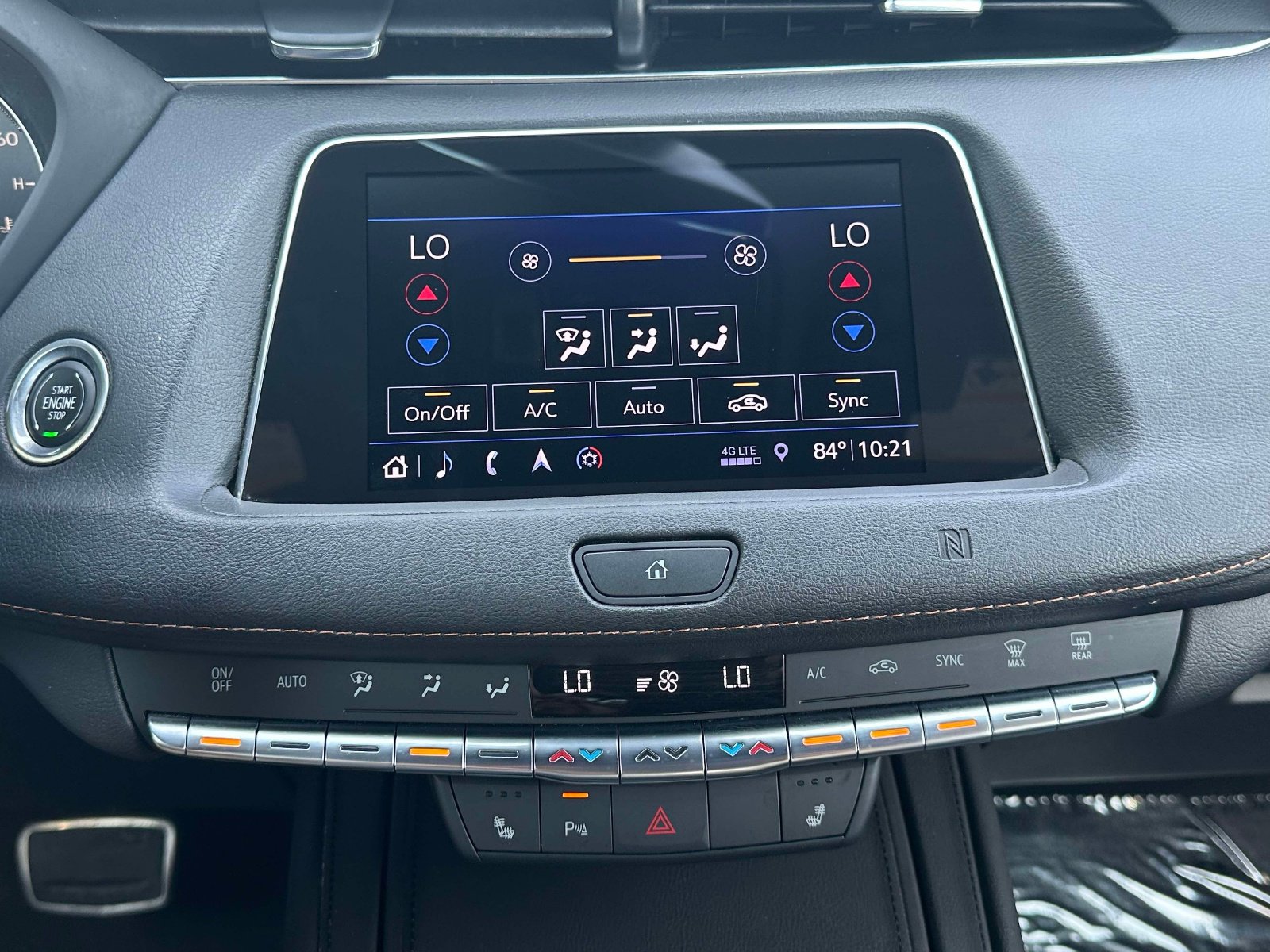 Used 2019 Cadillac XT4 Sport w/ LPO, Midnight Sport Package AWD/4WD image 12