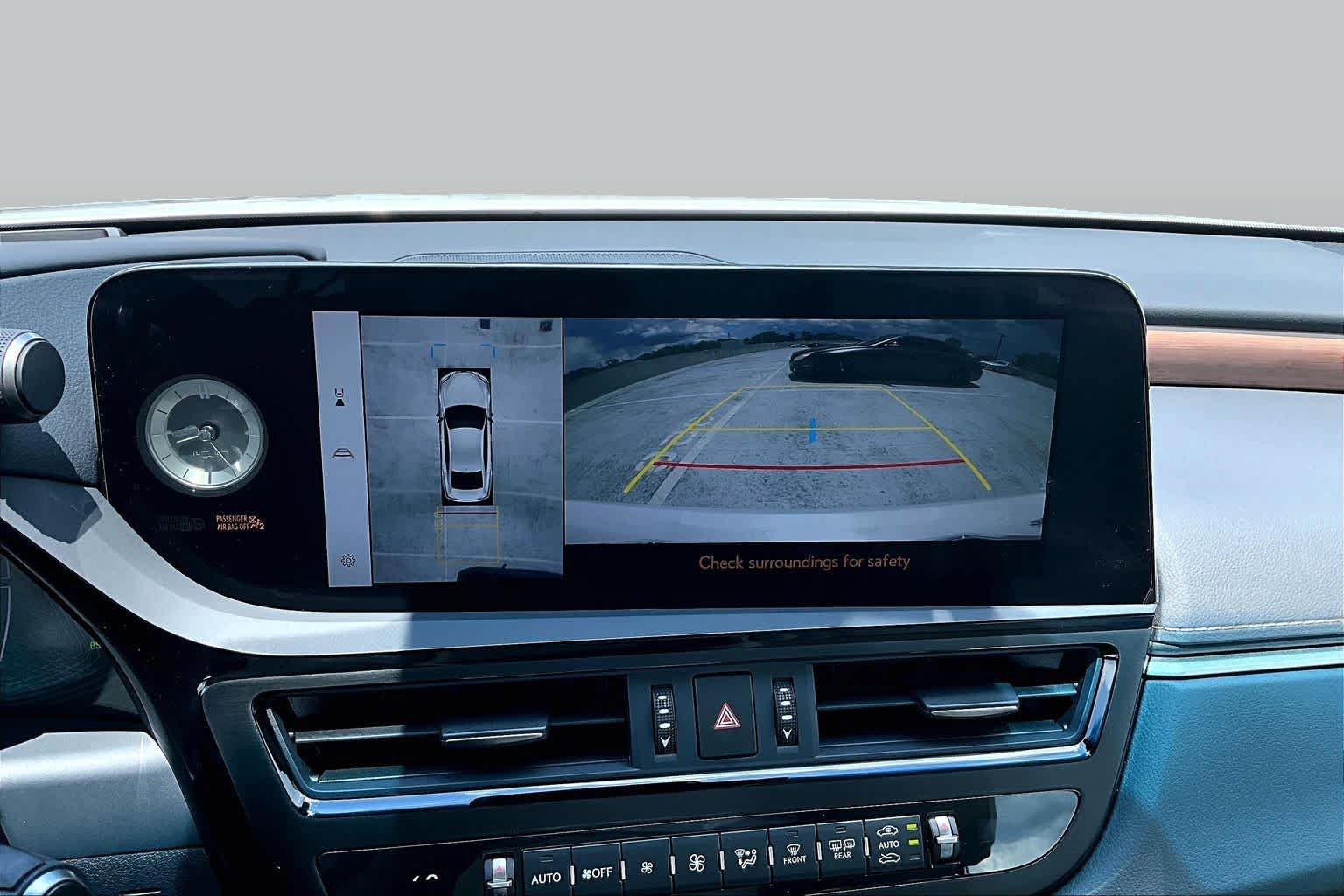 Used 2025 Lexus ES 300h w/ Technology Package FWD image 26