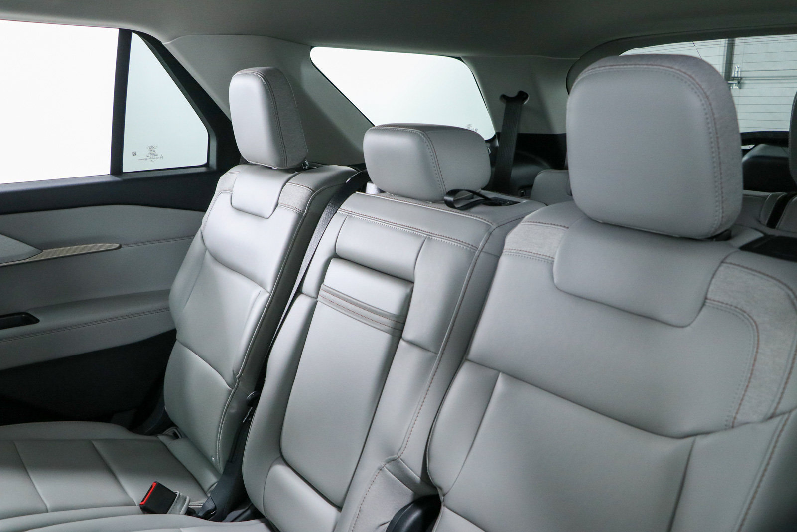 Used 2025 Ford Explorer Active w/ Active Comfort Package AWD/4WD image 24