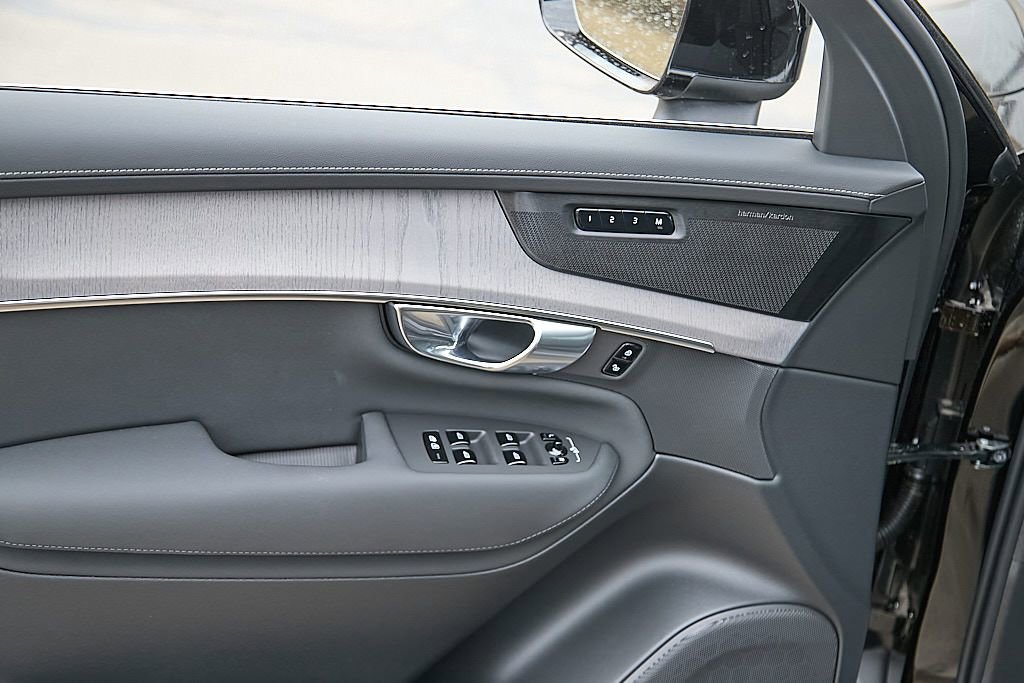 New 2026 Volvo XC90 T8 Ultra w/ Protection Package AWD/4WD image 11