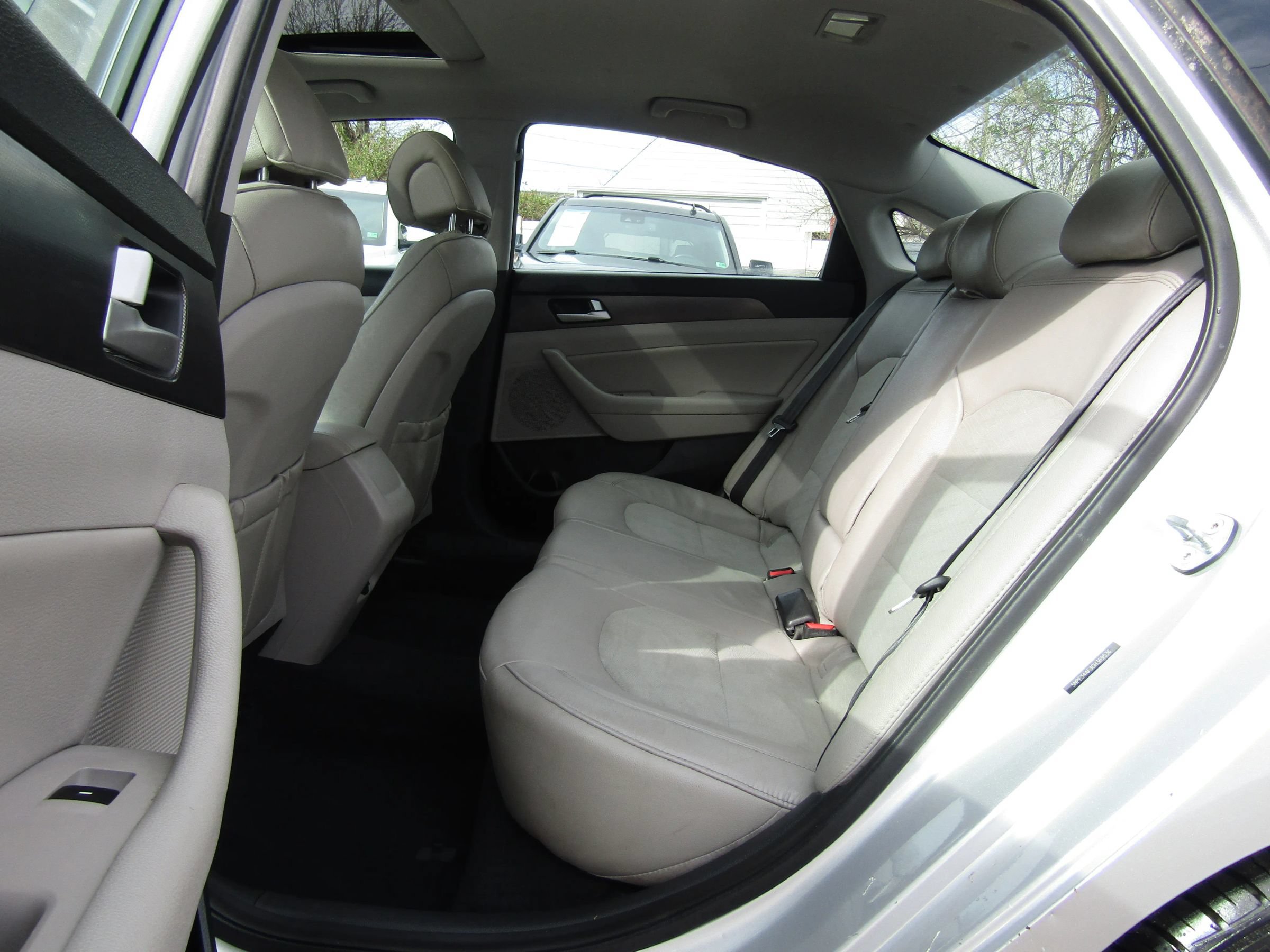 Used 2016 Hyundai Sonata Sport w/ Option Group 1V FWD image 16