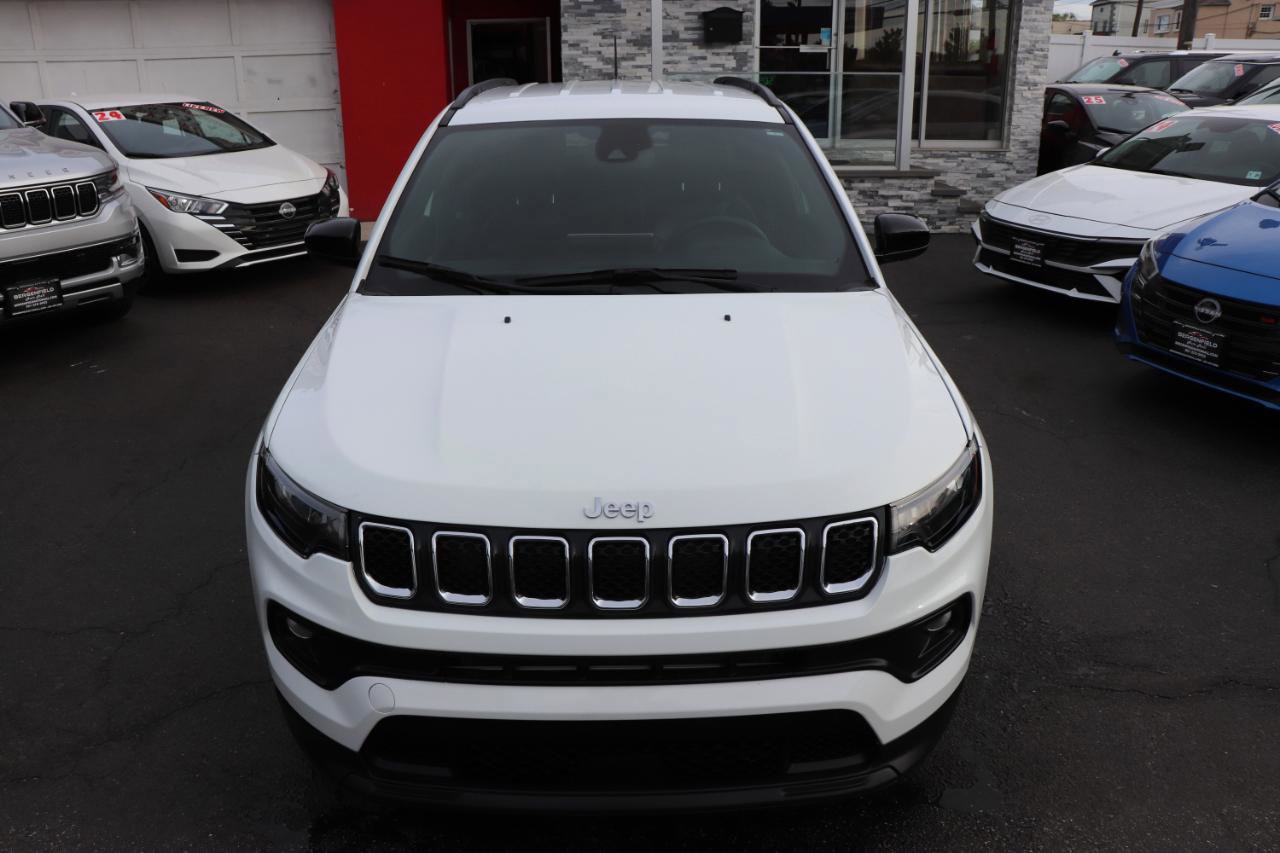Used 2024 Jeep Compass Latitude AWD/4WD image 9