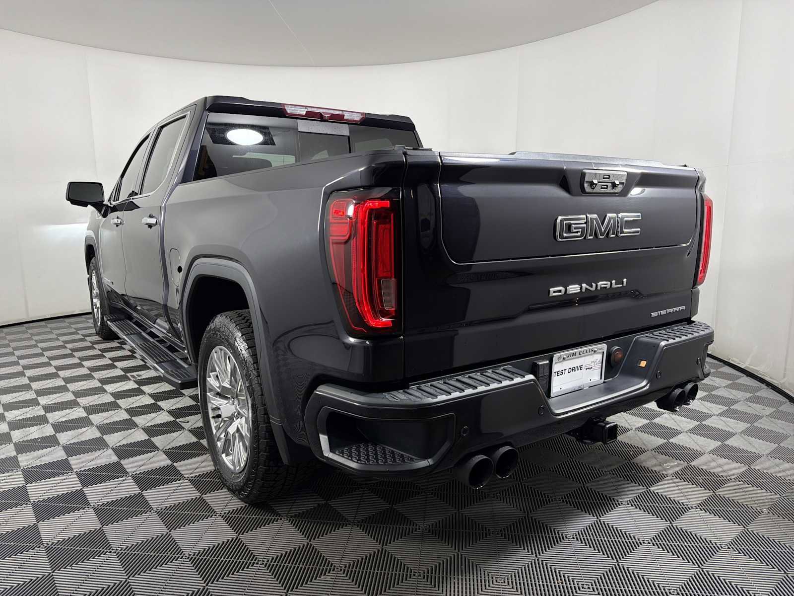 Used 2022 GMC Sierra 1500 Denali AWD/4WD image 4