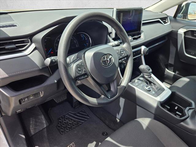 Used 2025 Toyota RAV4 LE AWD/4WD image 10