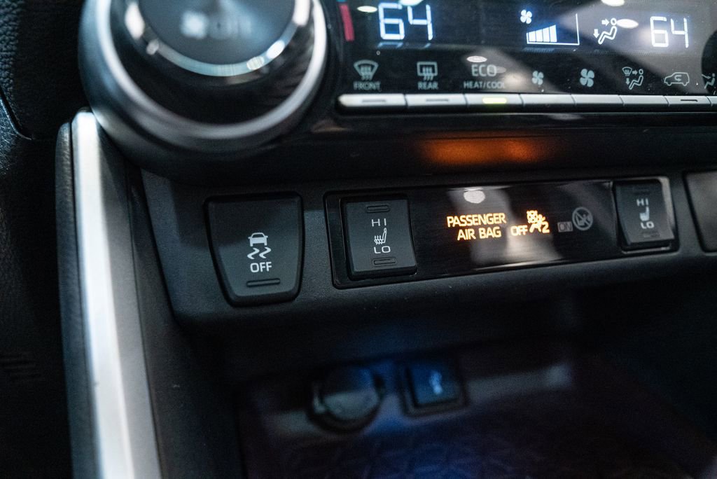 Certified 2021 Toyota RAV4 Limited FWD image 29