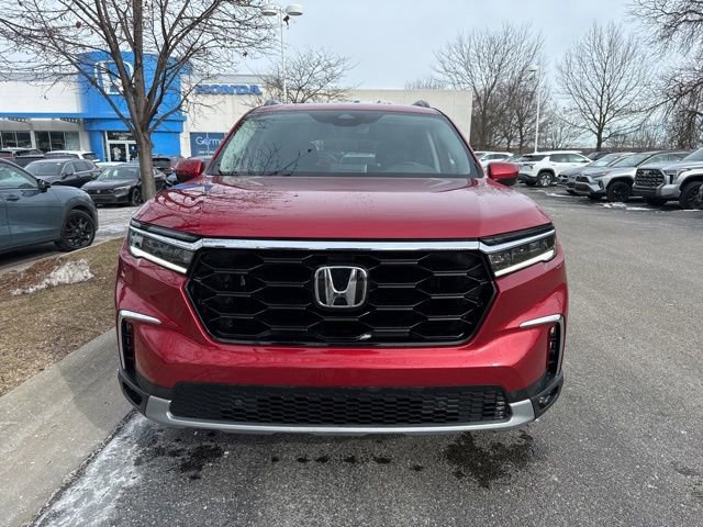 Certified 2025 Honda Pilot Touring image 2