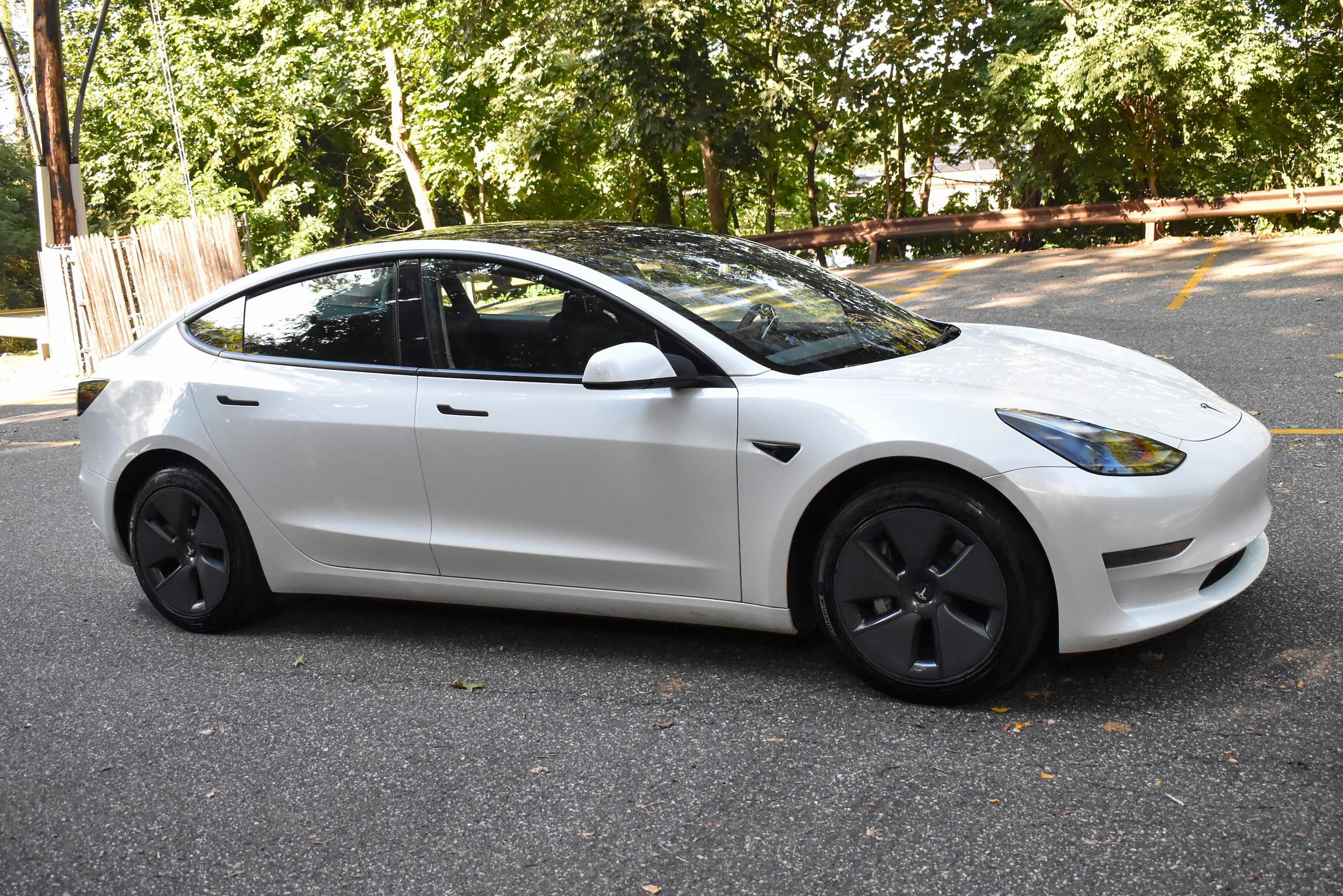 Used 2020 Tesla Model 3 Standard Range Plus RWD image 11