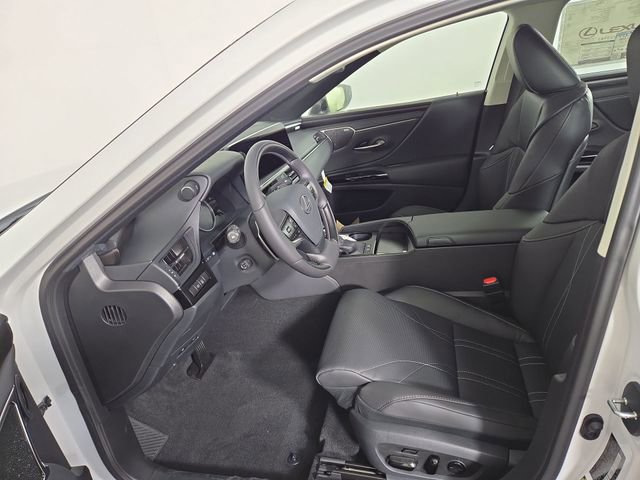 New 2025 Lexus ES 300h w/ Luxury Package image 13