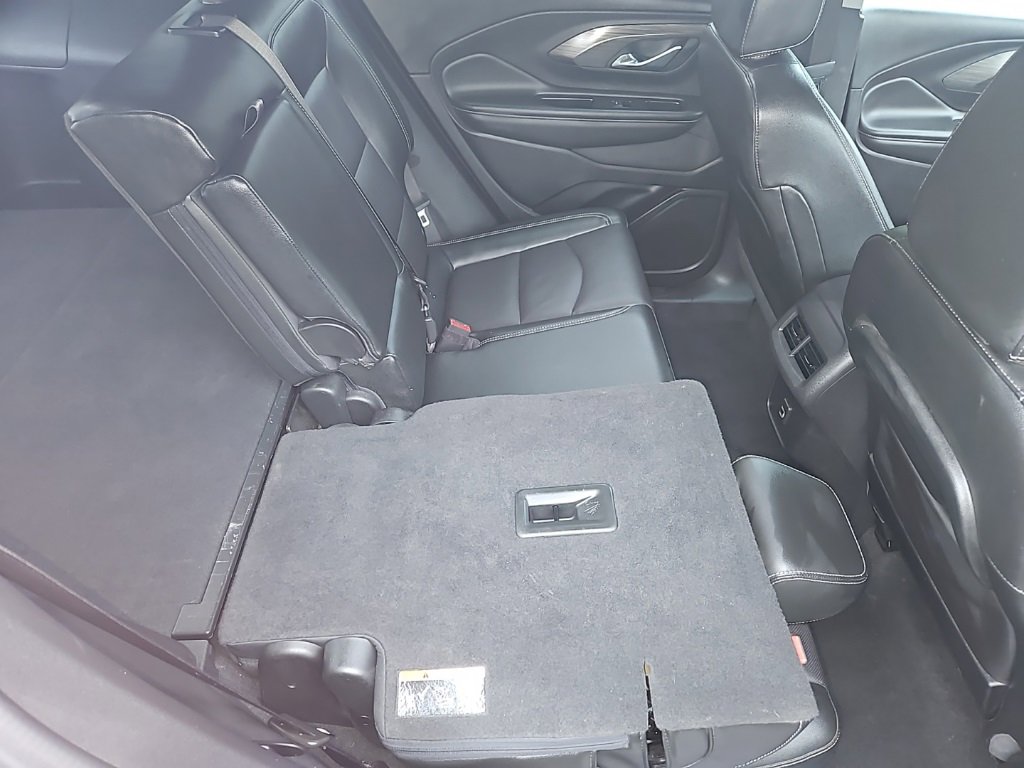 Used 2024 GMC Terrain SLT image 29