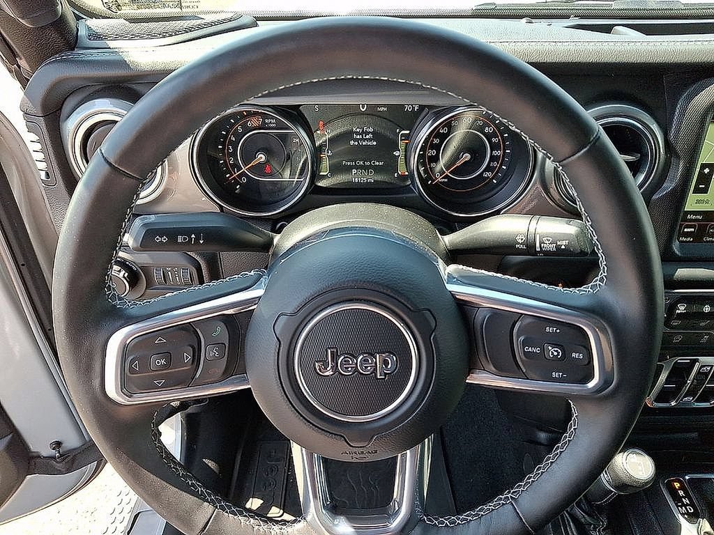 Used 2022 Jeep Wrangler Unlimited Sahara w/ Cold Weather Group AWD/4WD image 20