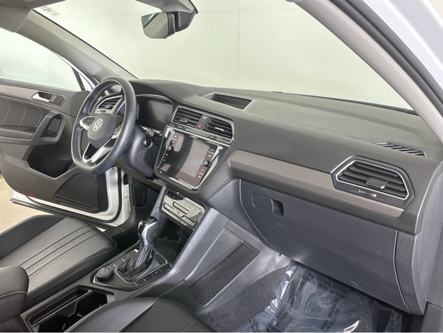 Used 2022 Volkswagen Tiguan SE image 38