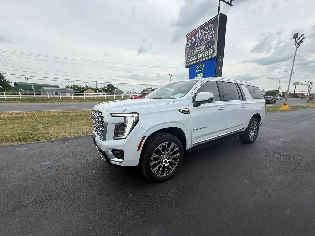 Used 2026 GMC Yukon XL Denali w/ Denali Reserve Package AWD/4WD image 8