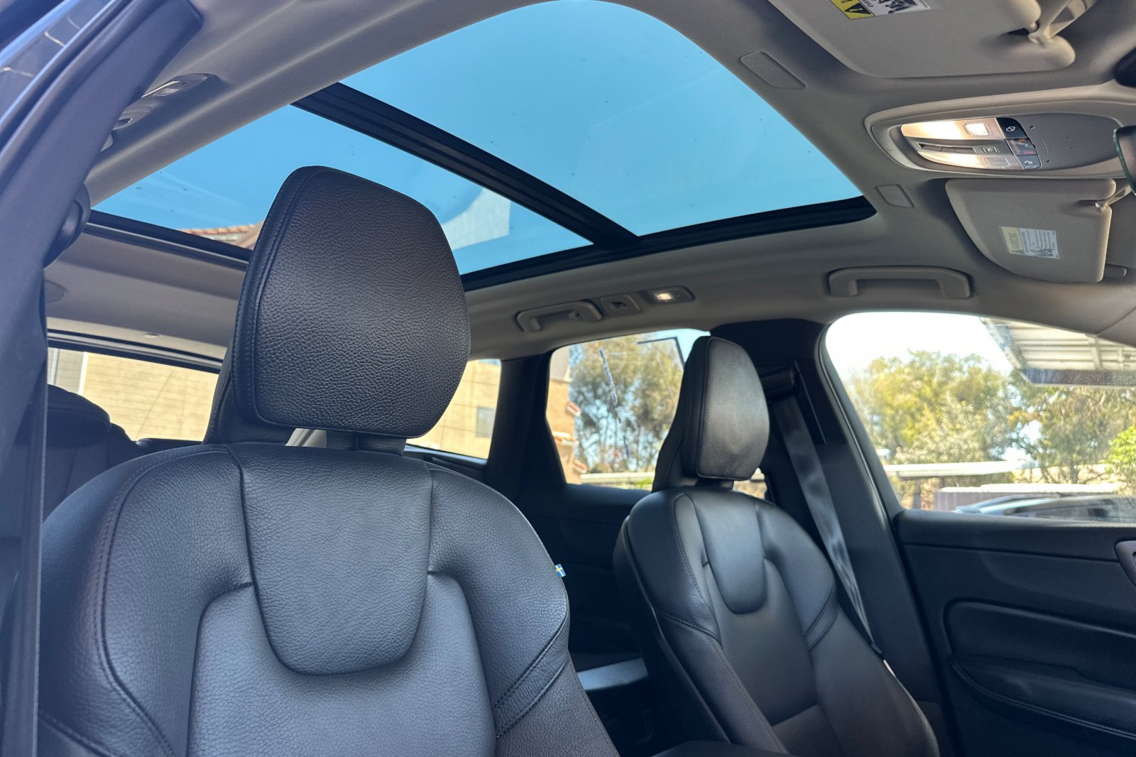 Certified 2023 Volvo XC60 B5 Plus w/ Climate Package FWD image 19