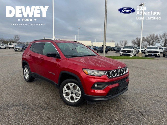 Used 2025 Jeep Compass Latitude AWD/4WD image 1