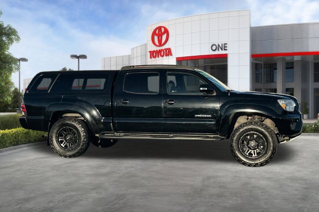 Used 2014 Toyota Tacoma 4x4 Double Cab w/ TRD Sport Package image 3