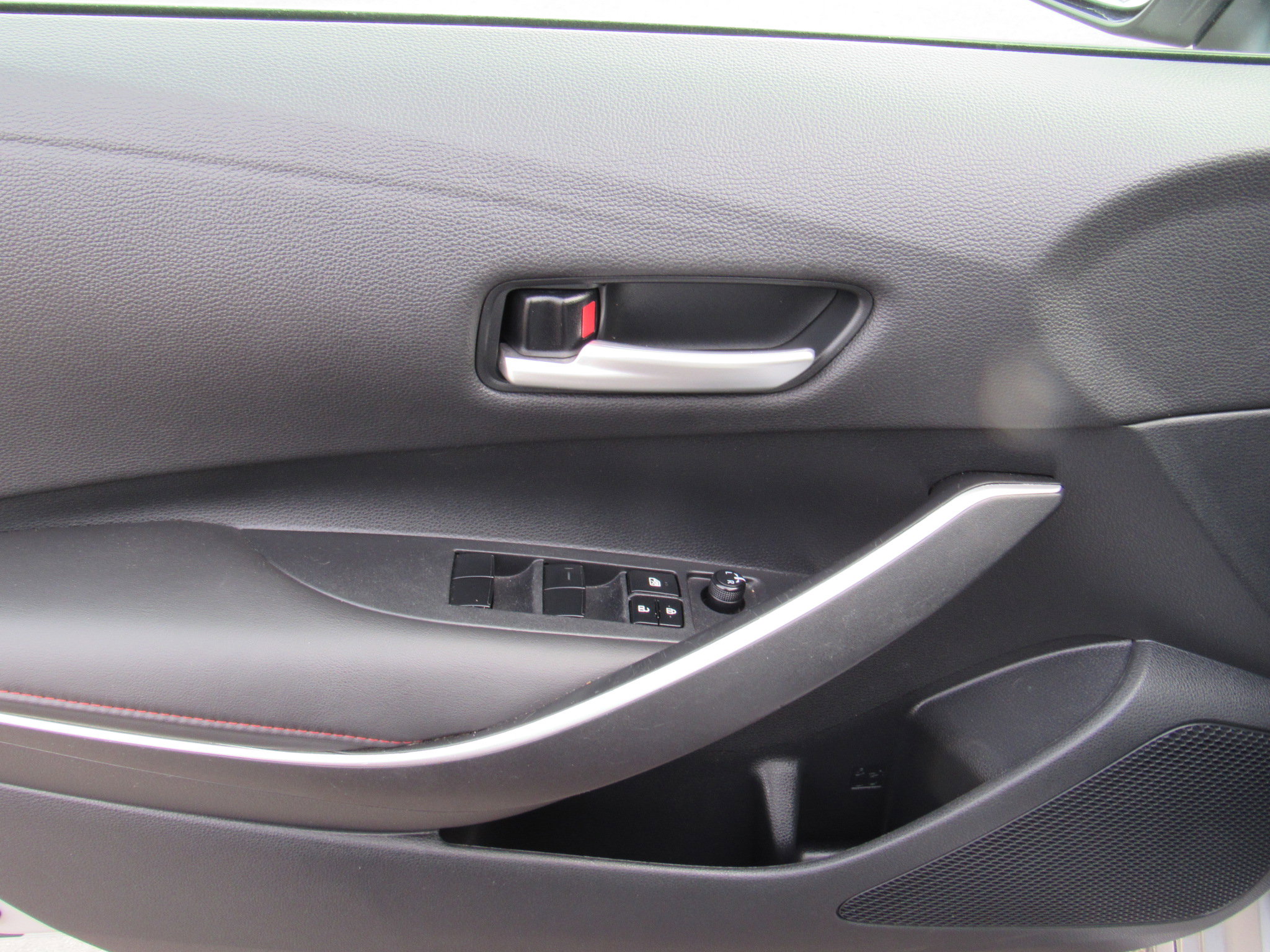 Used 2023 Toyota Corolla SE image 12