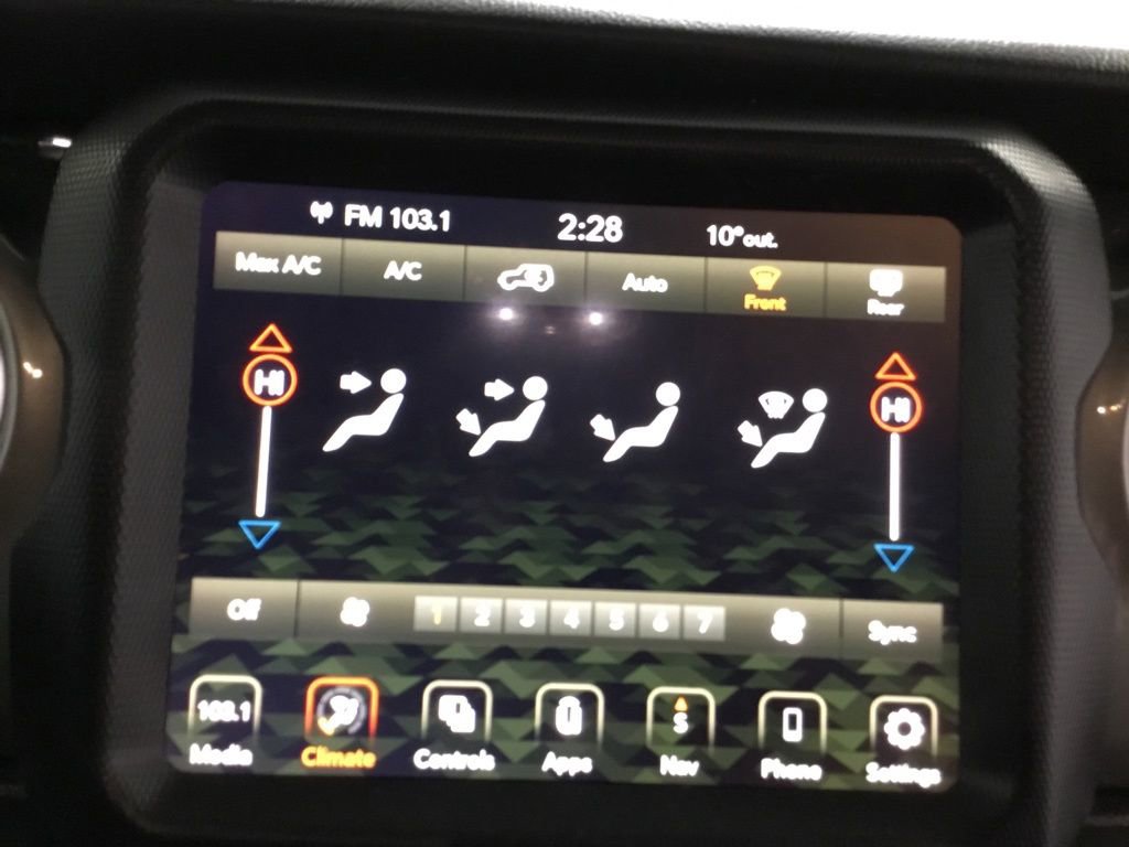 Used 2023 Jeep Wrangler Sahara image 31