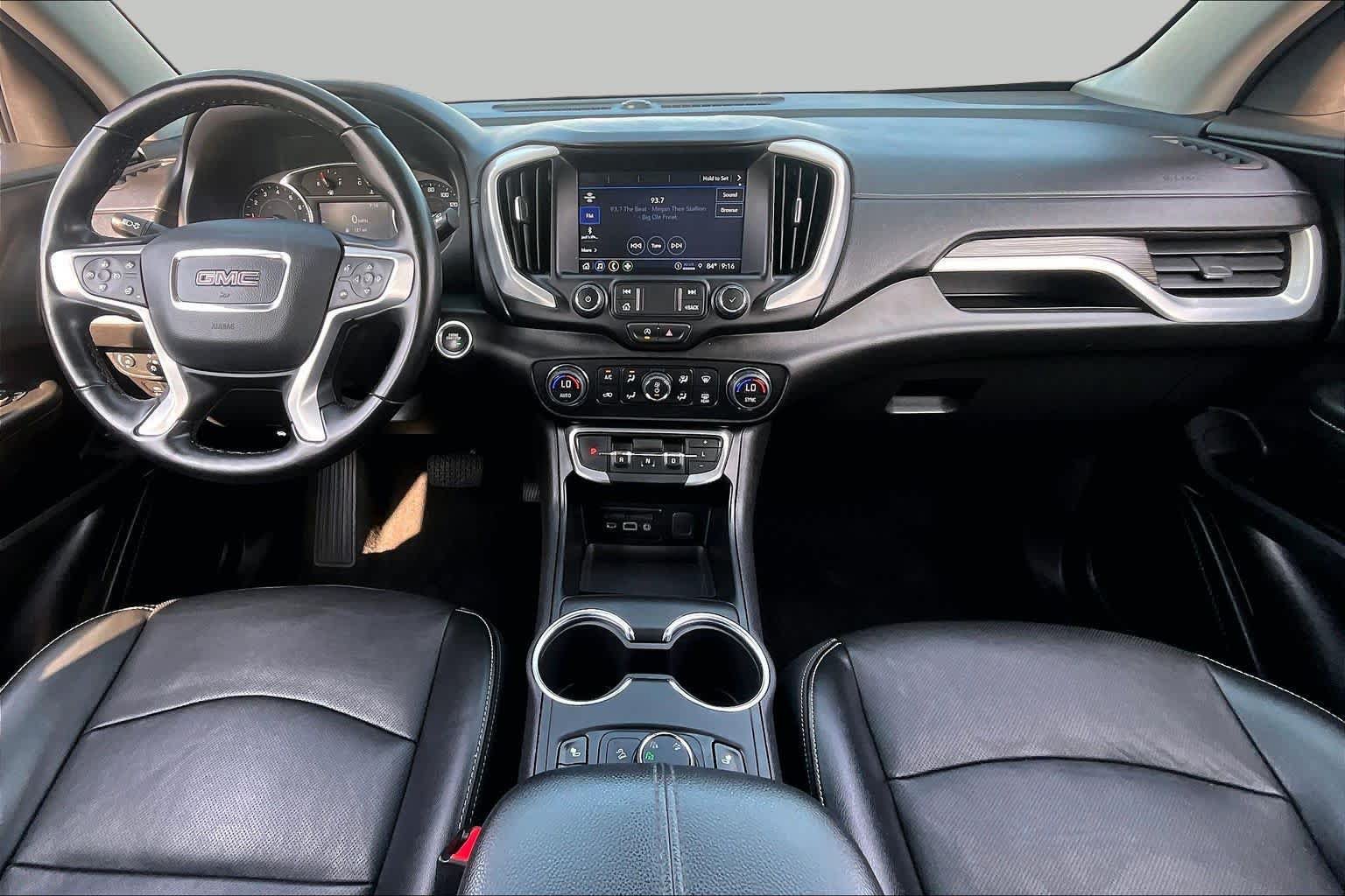 Used 2024 GMC Terrain SLT AWD/4WD image 16