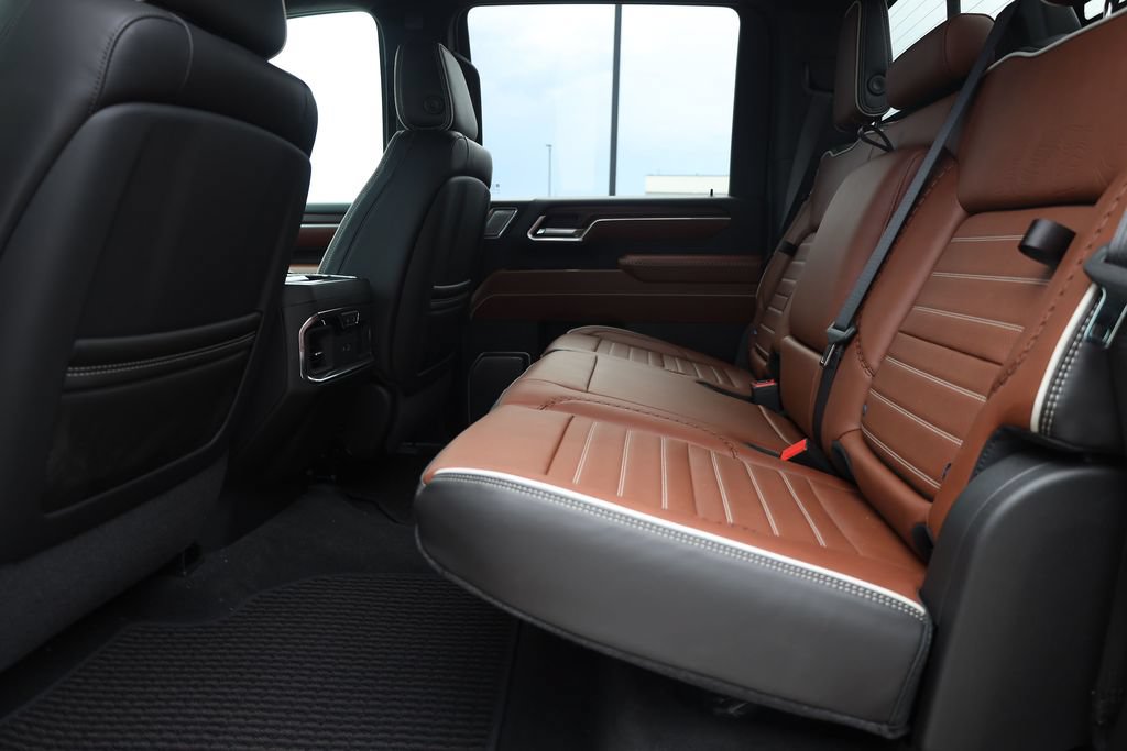 New 2026 GMC Sierra 3500 Denali Ultimate AWD/4WD image 17