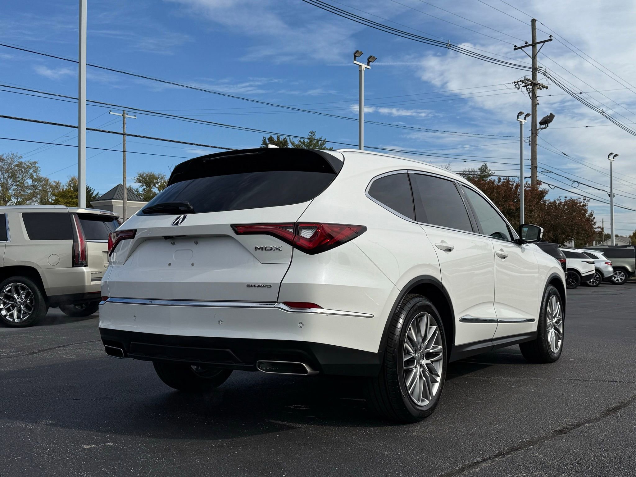 Used 2022 Acura MDX SH-AWD w/ Advance Package image 4