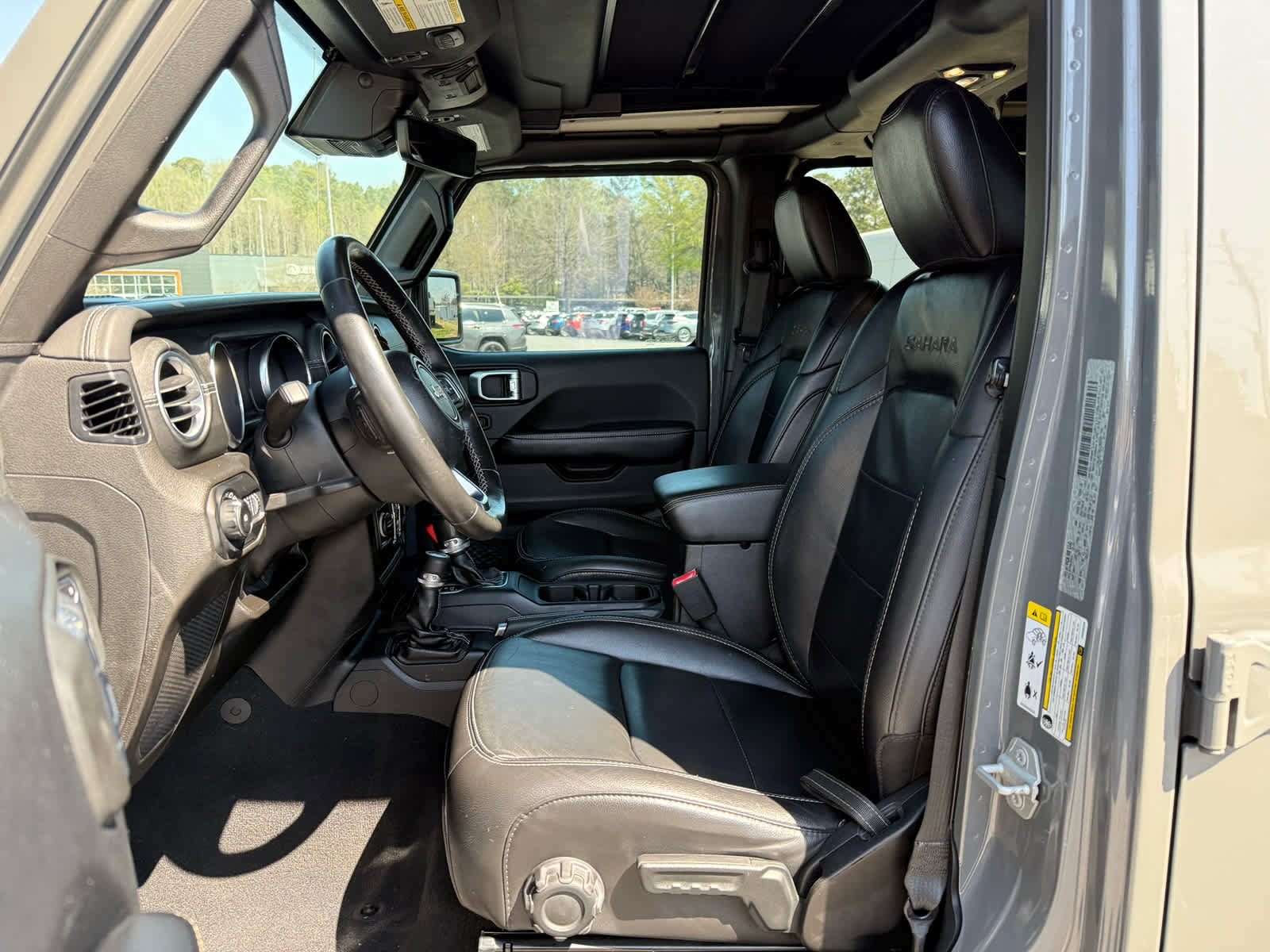 Used 2019 Jeep Wrangler Unlimited Sahara image 12