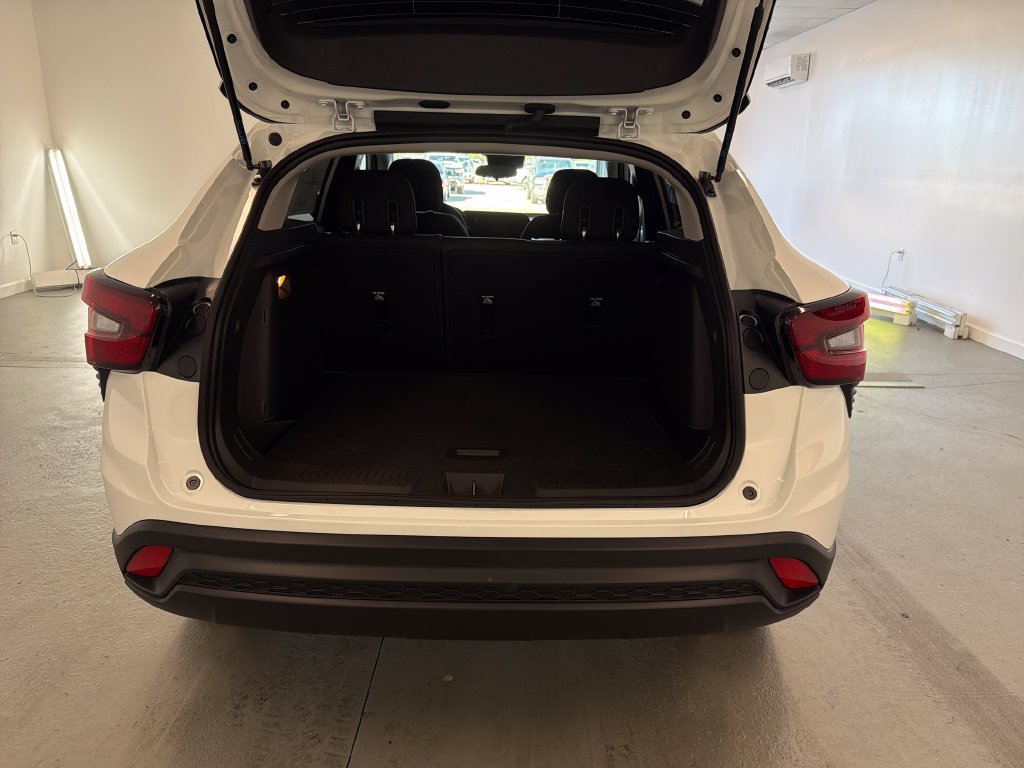 New 2026 Chevrolet Trax LS w/ LS Convenience Package FWD image 7