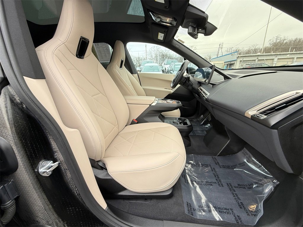 Used 2023 BMW iX xDrive50 w/ Ultimate Package 2 image 27