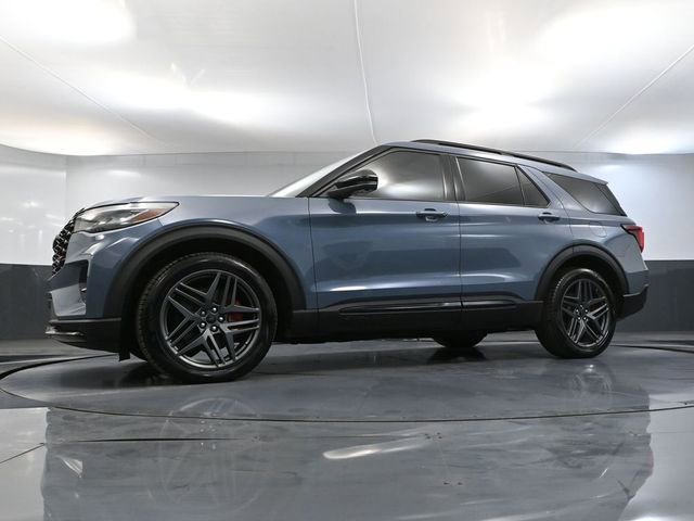 Used 2025 Ford Explorer ST image 61