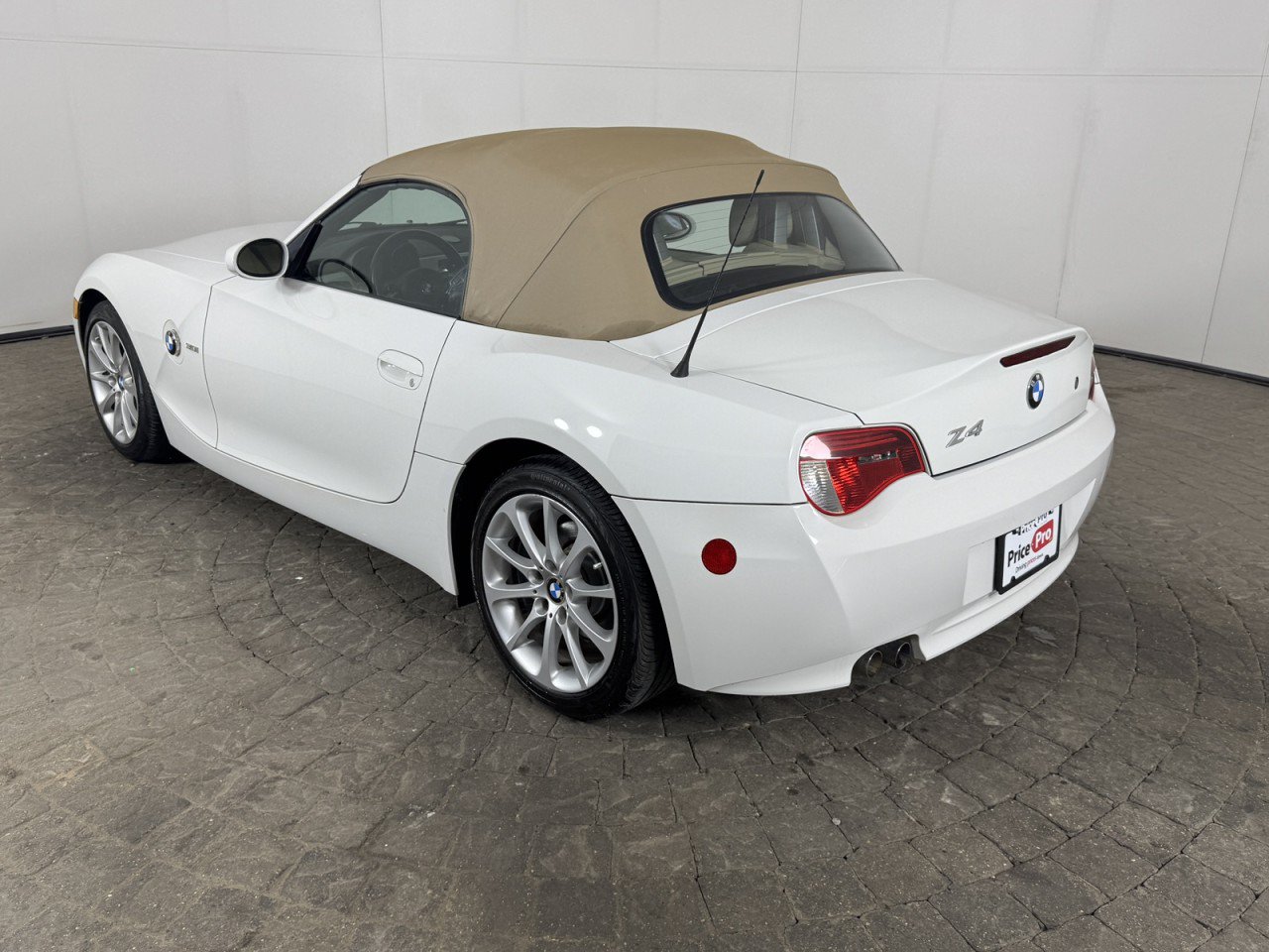 Used 2007 BMW Z4 3.0i RWD image 5