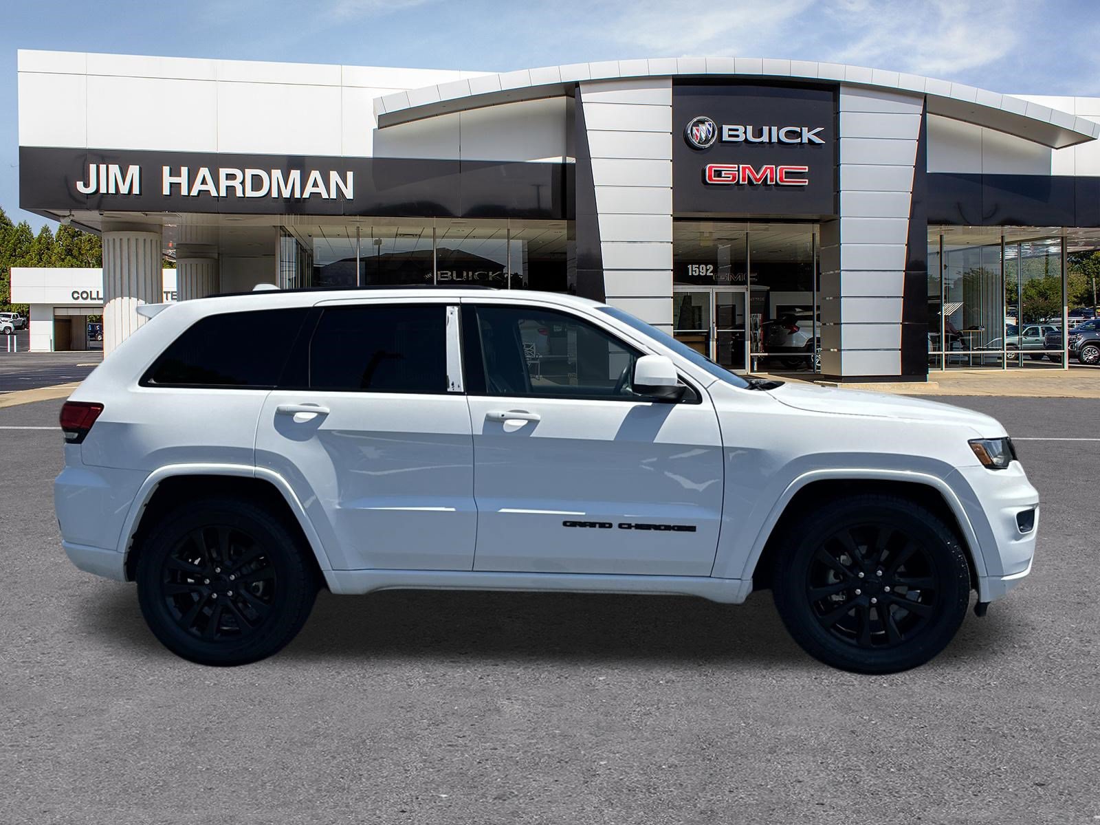 Used 2018 Jeep Grand Cherokee Altitude RWD image 8
