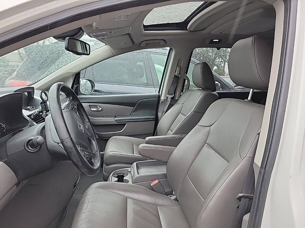 Used 2016 Honda Odyssey Touring Elite image 6
