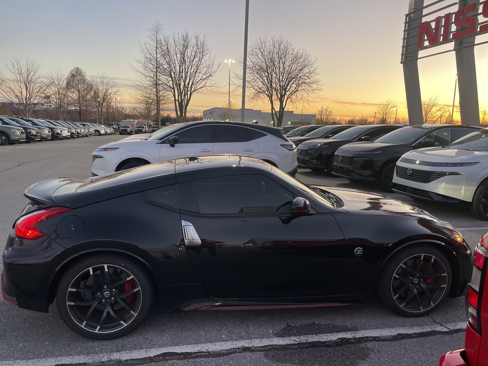 Used 2017 Nissan 370Z NISMO image 4