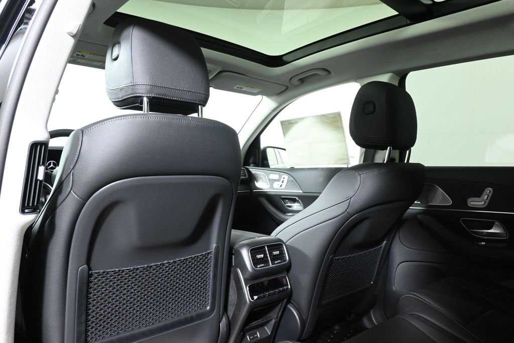 New 2026 Mercedes-Benz GLS 450 4MATIC image 32