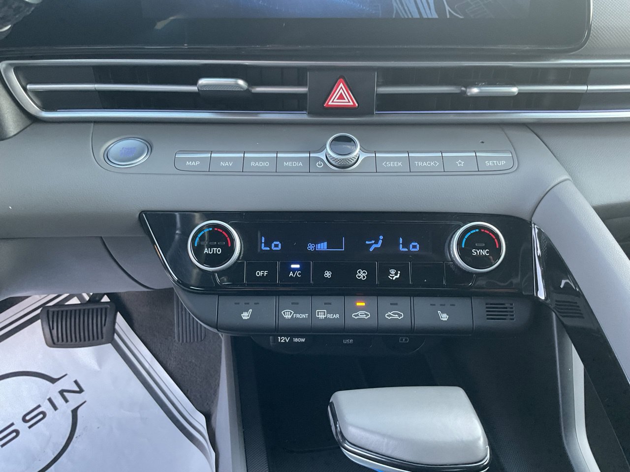Used 2025 Hyundai Elantra SEL FWD image 27