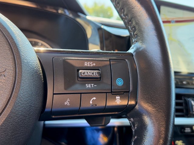 Used 2022 Nissan Pathfinder SL FWD image 25