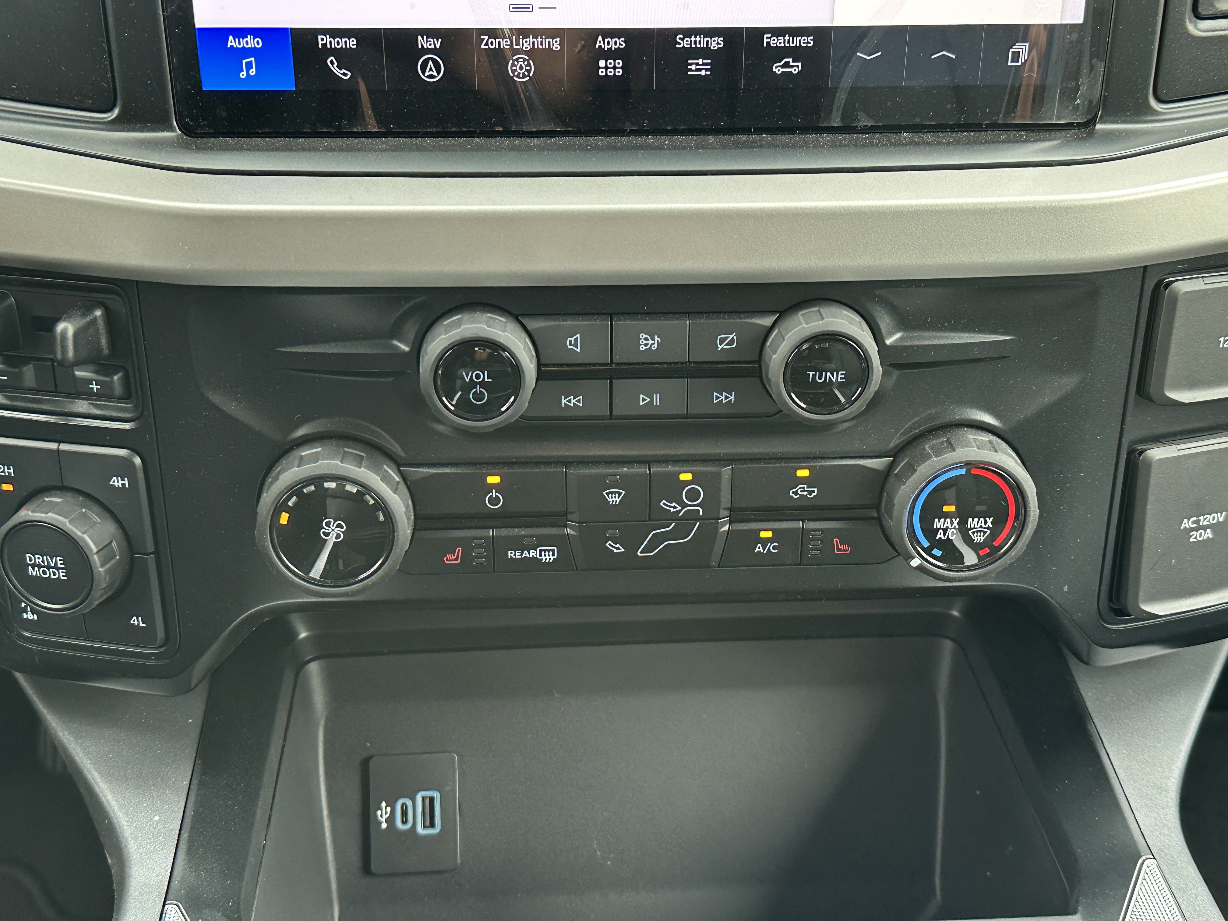 Used 2024 Ford F250 XLT w/ Black Appearance Package image 32