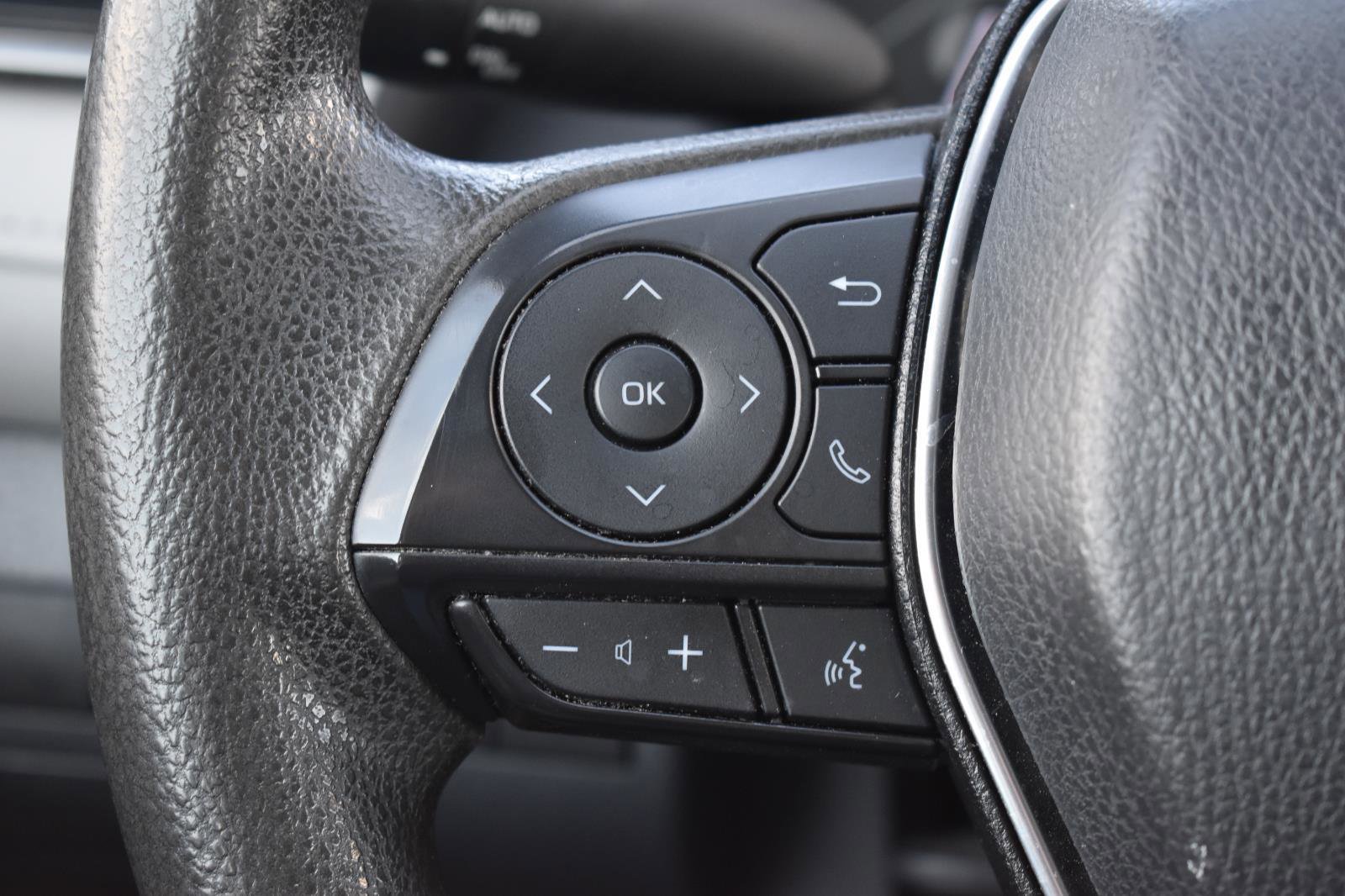 Used 2019 Toyota Camry LE w/ Convenience Package image 7