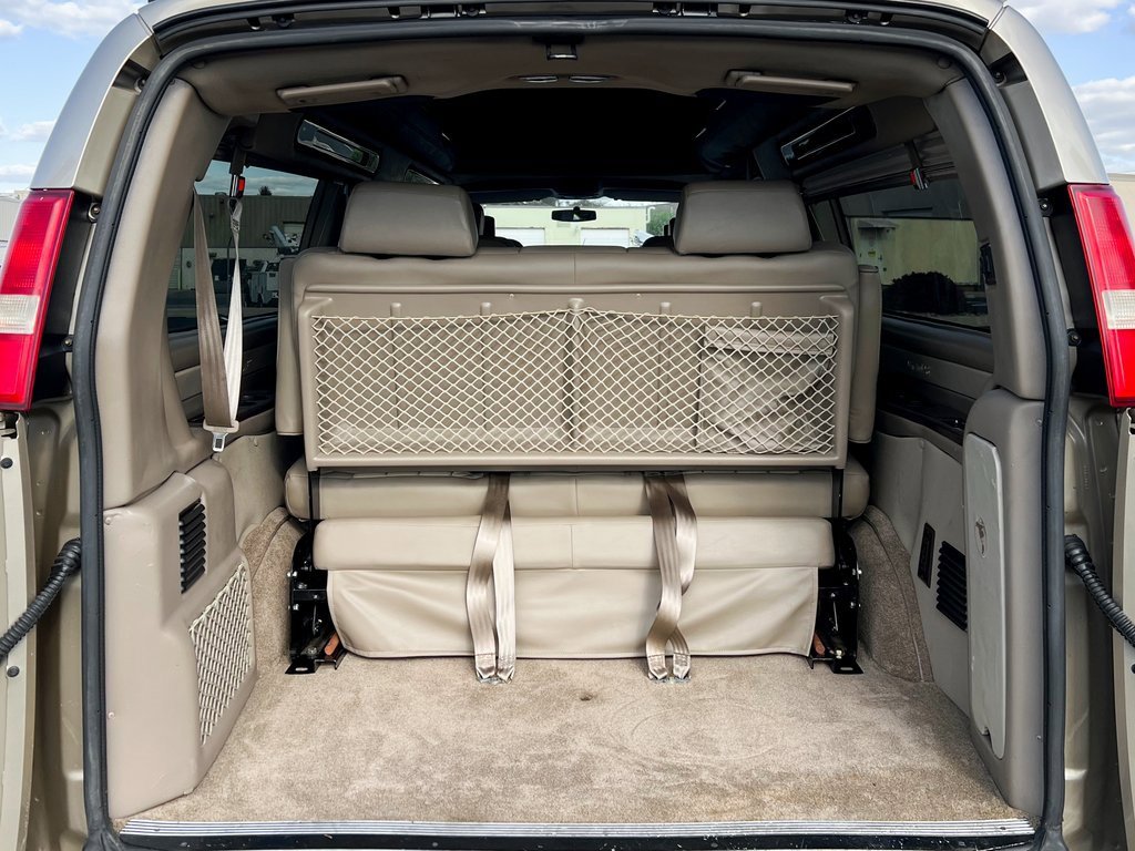 Used 2013 Chevrolet Express 2500 Extended image 9