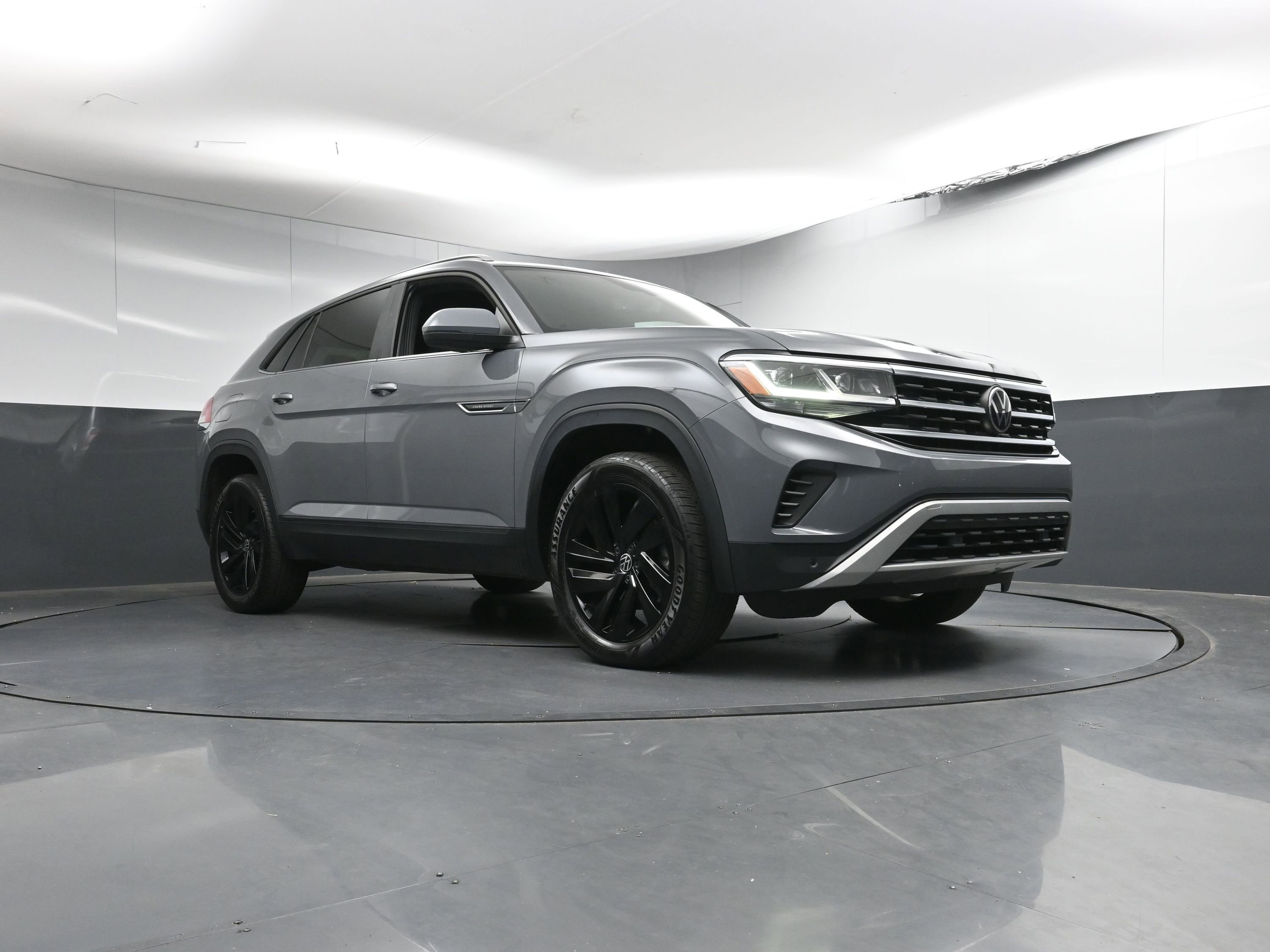 Used 2023 Volkswagen Atlas Cross Sport SE image 30