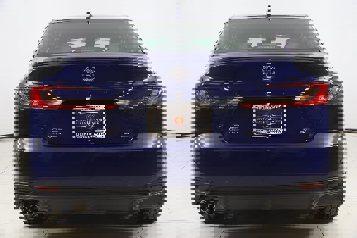 Used 2025 Toyota Camry SE image 43