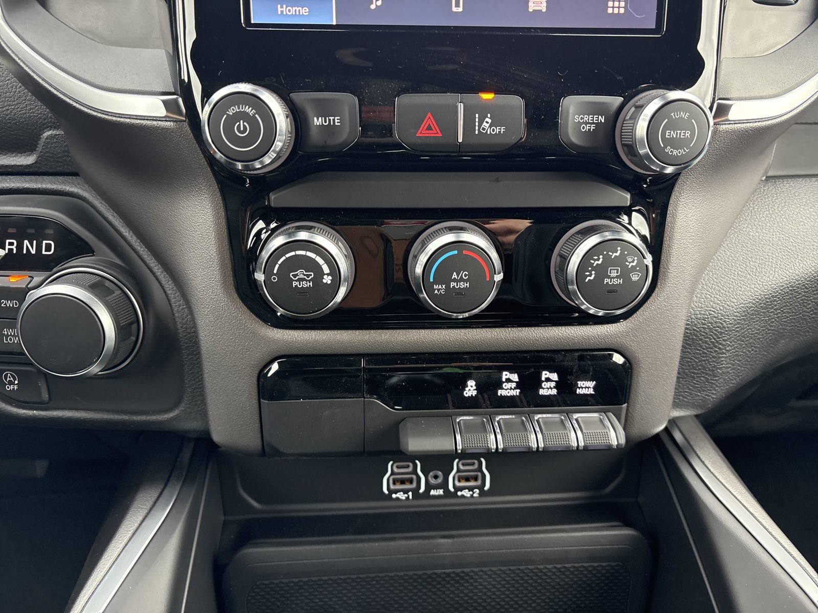 Used 2026 RAM 1500 Express AWD/4WD image 18