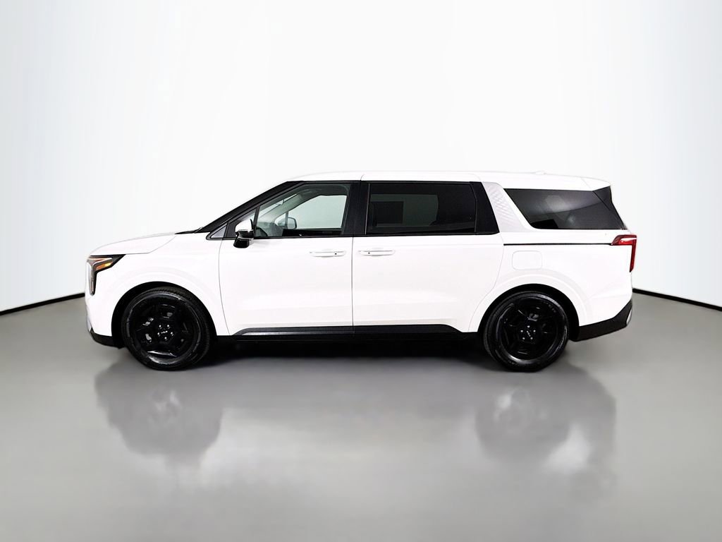 Used 2025 Kia Carnival image 4