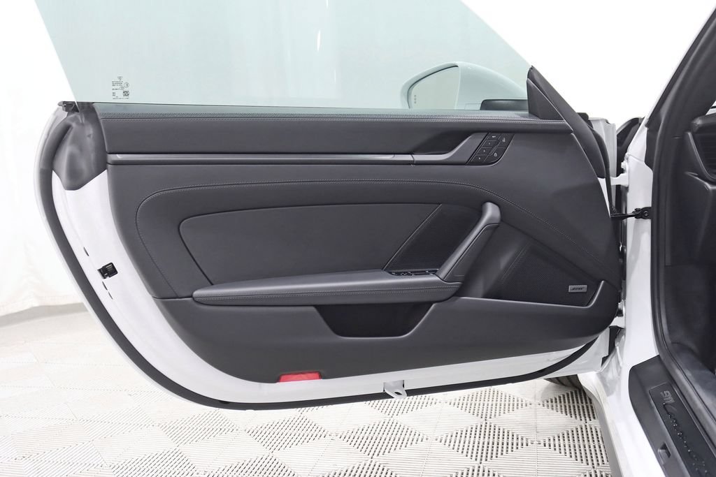 Used 2026 Porsche 911 GTS image 39