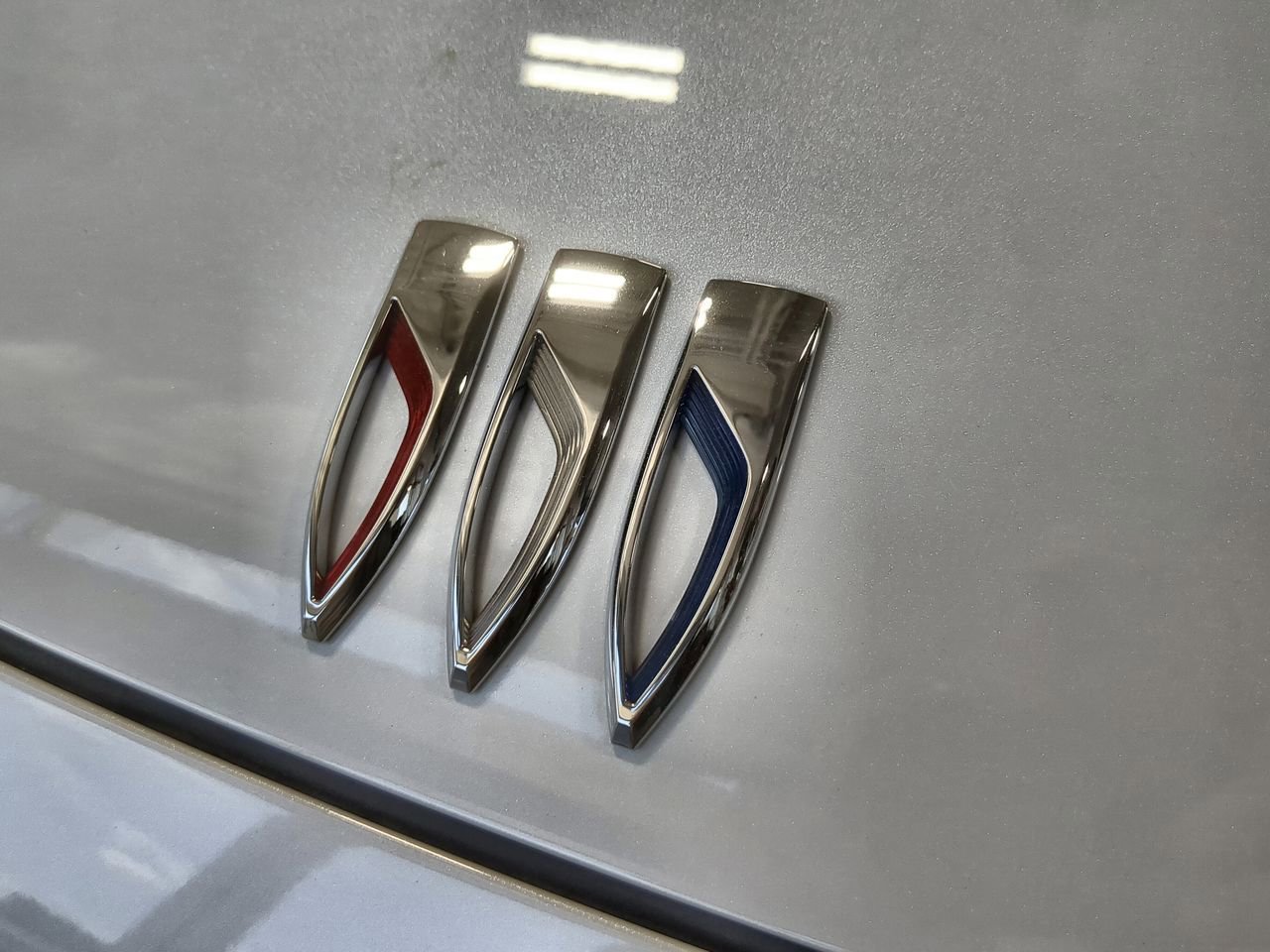 Used 2025 Buick Envision Avenir AWD/4WD image 31