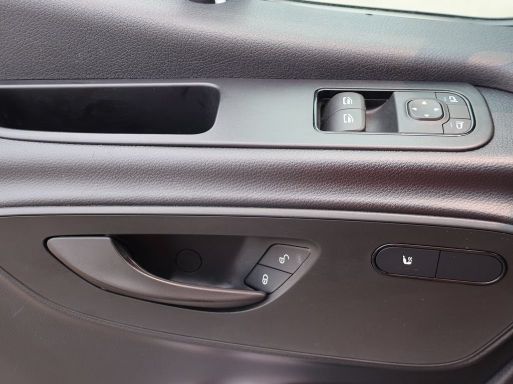 Used 2024 Mercedes-Benz eSprinter 170 Cargo image 26