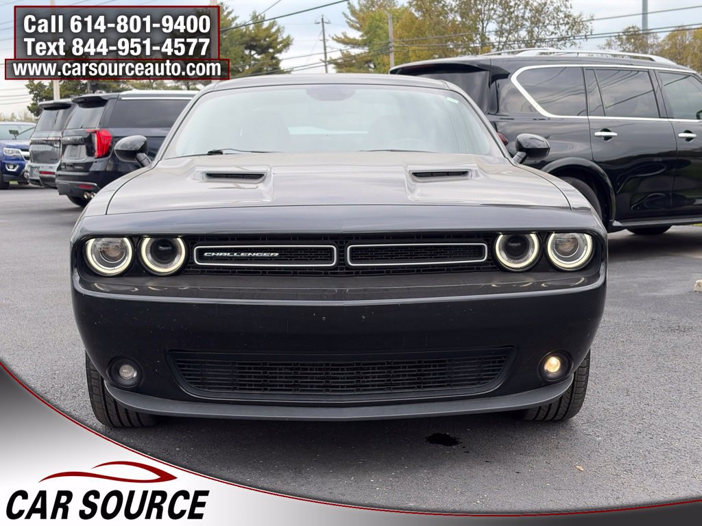 Used 2019 Dodge Challenger SXT AWD/4WD image 2