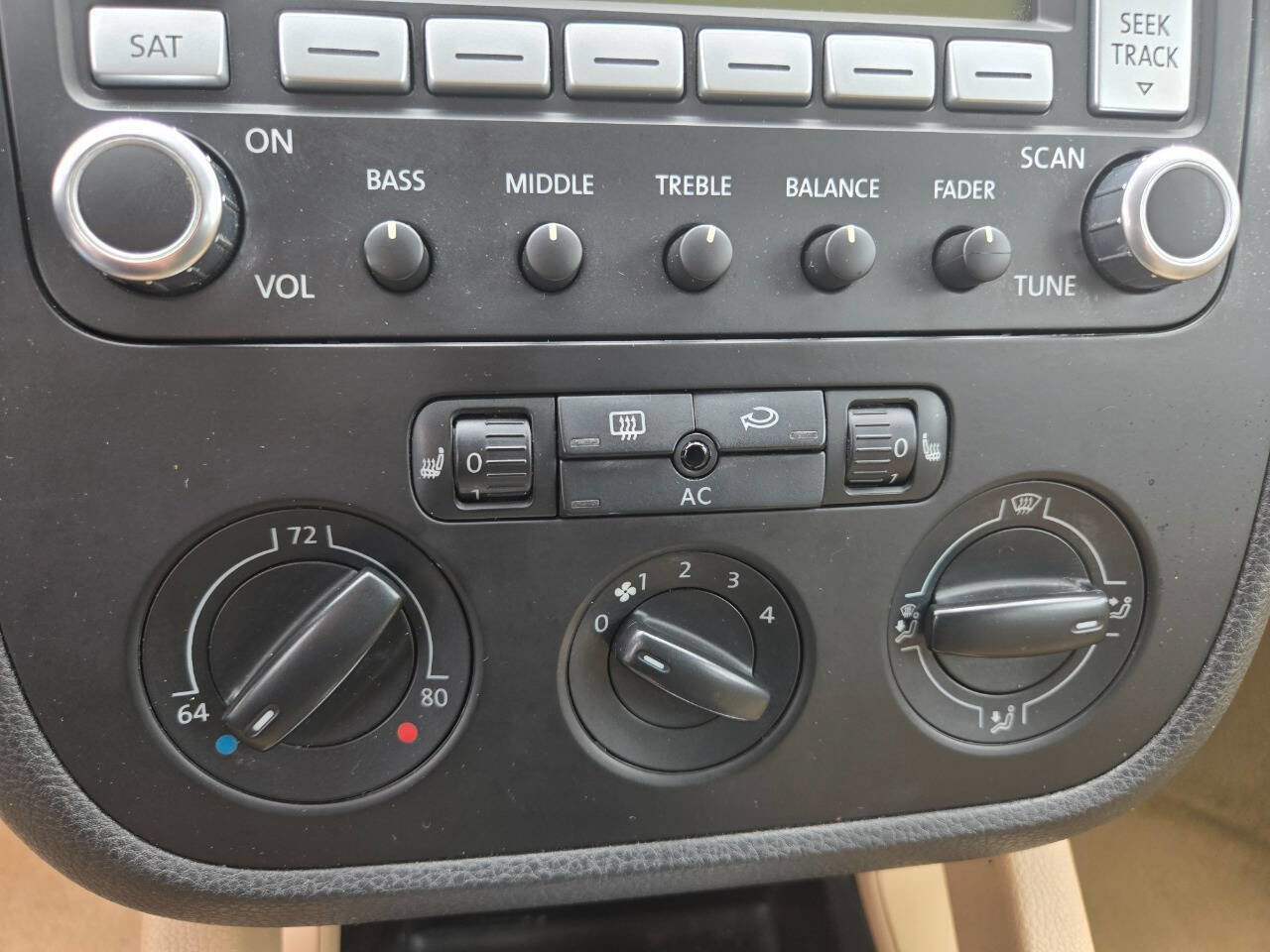 Used 2009 Volkswagen Jetta SE image 19